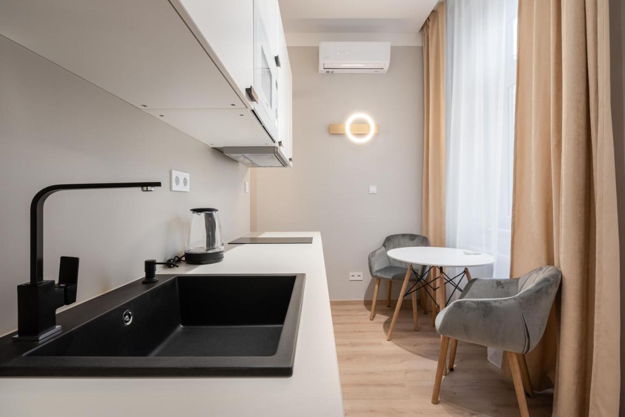 N36- Boutique Apartments, Best Location, By Bqa Βουδαπέστη Δωμάτιο φωτογραφία